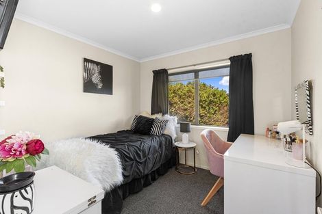 Photo of property in 6 Cornet Lane, Aranui, Christchurch, 8061