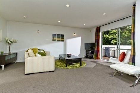 Photo of property in 26/15 Bush Lane, Northcote Point, Auckland, 0627