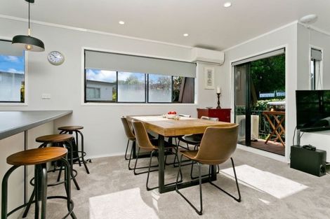 Photo of property in 8/27 Rangatira Road, Birkdale, Auckland, 0626