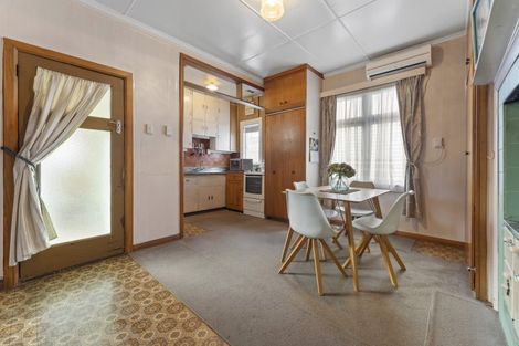 Photo of property in 77 Shamrock Street, Takaro, Palmerston North, 4412