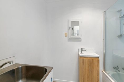 Photo of property in 8a Hood Place, Spotswood, New Plymouth, 4310