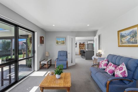 Photo of property in 87 Rannoch Drive, Broomfield, Christchurch, 8042