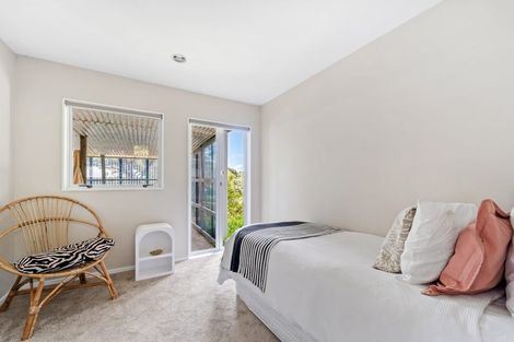 Photo of property in 21 Ocean View Road, Hatfields Beach, Orewa, 0931