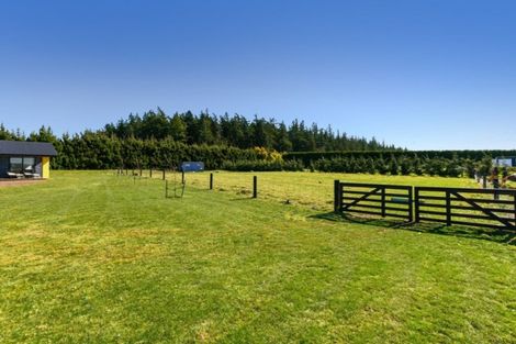 Photo of property in 39 Landsborough Drive, Darfield, 7571