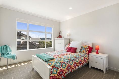 Photo of property in 4 Laurel Oak Drive, Schnapper Rock, Auckland, 0632