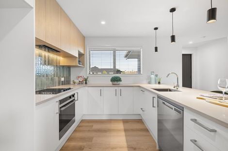 Photo of property in 12 Freeville Place, New Brighton, Christchurch, 8083