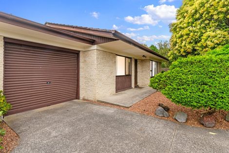 Photo of property in 2/13 Frank Evans Place, Henderson, Auckland, 0610