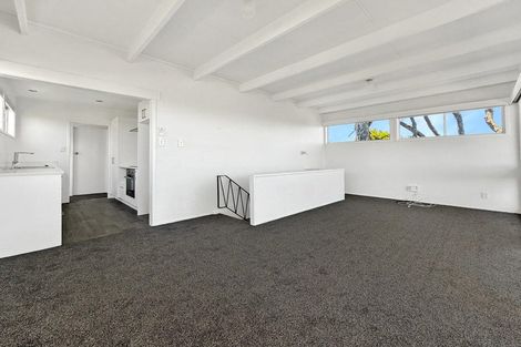 Photo of property in 1/8 Rewi Street, Torbay, Auckland, 0630