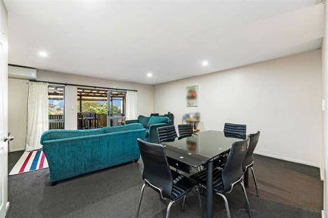 Photo of property in 28/3 Hulme Place, Henderson, Auckland, 0612