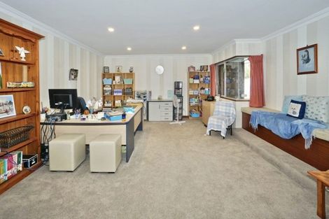 Photo of property in 16 Randell Place, Te Puke, 3119