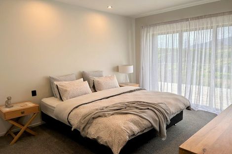 Photo of property in 8 Mirek Street, Waikanae, 5036