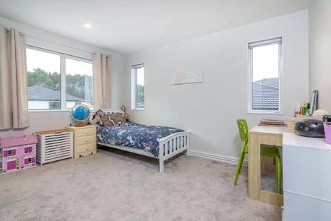 Photo of property in 18 Golden Morning Drive, Albany Heights, Auckland, 0632