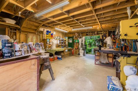 Photo of property in 2 Kaponga Crescent, New Lynn, Auckland, 0600