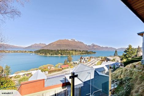 Photo of property in 7 Earnslaw Terrace, Queenstown, 9300