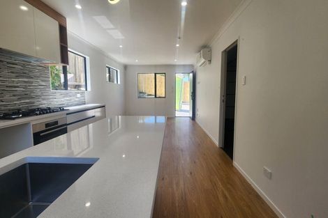 Photo of property in 90a West Harbour Drive, West Harbour, Auckland, 0618