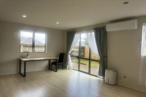 Photo of property in 27/22 Northcross Drive, Oteha, Auckland, 0632