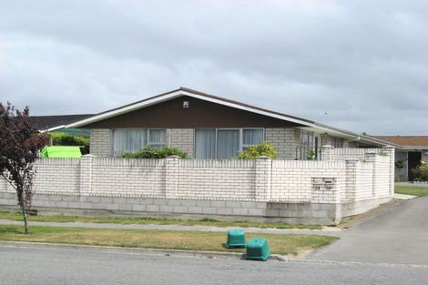 Photo of property in 2/24 Toorak Avenue, Avonhead, Christchurch, 8042