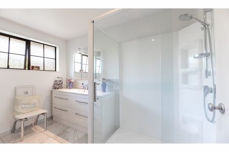 Photo of property in 439 Memorial Avenue, Burnside, Christchurch, 8053