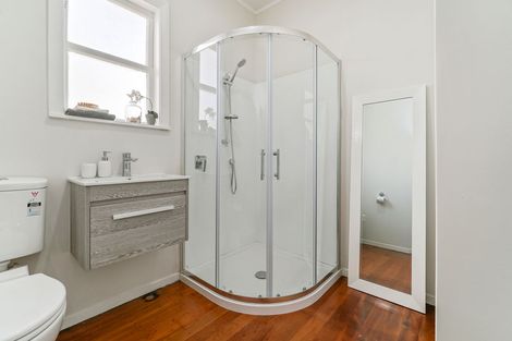 Photo of property in 696 Te Atatu Road, Te Atatu Peninsula, Auckland, 0610