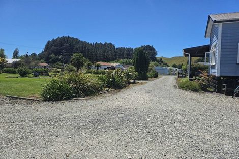Photo of property in 28 Huia Street, Ohura, 3926