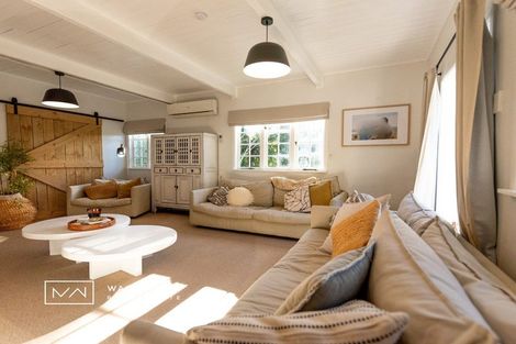 Photo of property in 4 Elmslie Road, Pinehaven, Upper Hutt, 5019