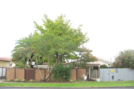 Photo of property in 1/50 Casuarina Road, Half Moon Bay, Auckland, 2012