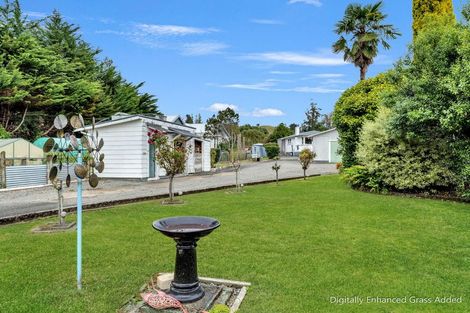 Photo of property in 16 Milne Street, Hunterville, 4730
