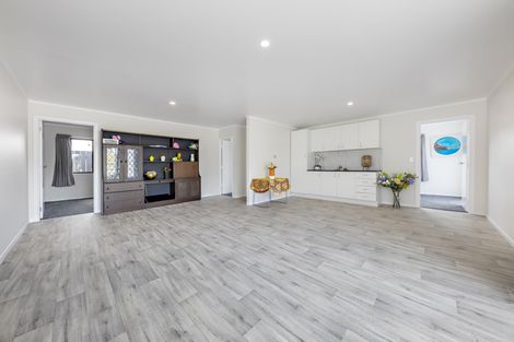 Photo of property in 24 President Avenue, Papakura, 2110