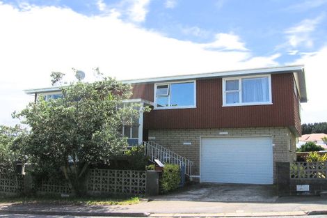 Photo of property in 2 Foyle Street, Island Bay, Wellington, 6023