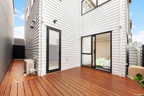 Photo of property in 5/31 Hill Crescent, New Lynn, Auckland, 0600