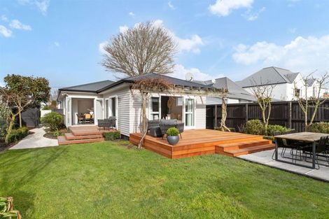 Photo of property in 51 Hawkesbury Avenue, St Albans, Christchurch, 8014