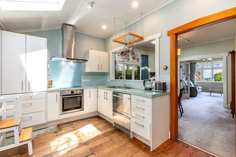 Photo of property in 42 Pembroke Road, Northland, Wellington, 6012