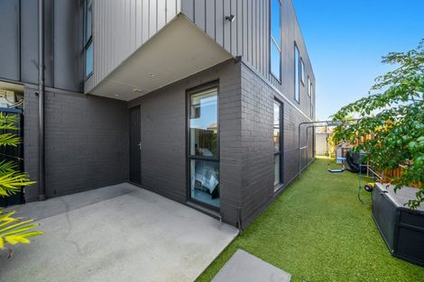 Photo of property in 640a Massey Road, Mangere, Auckland, 2022