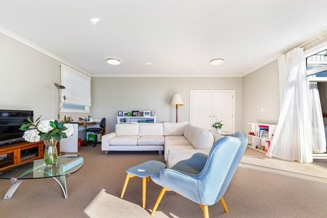 Photo of property in 18 Panorama Heights, Orewa, 0931