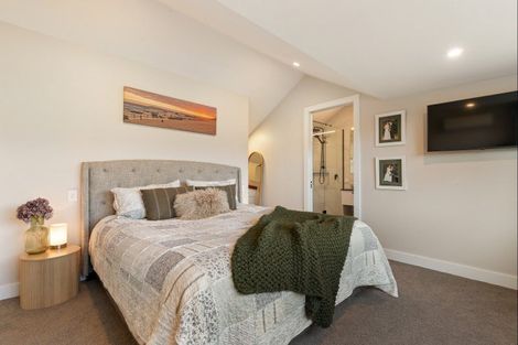 Photo of property in 2 Brodie Avenue, Arrowtown, 9302