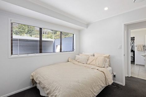 Photo of property in 20 Sandiacre Way, Browns Bay, Auckland, 0630