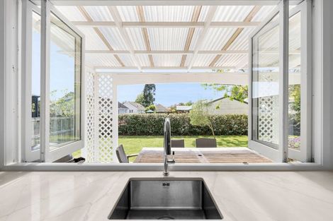 Photo of property in 16 Hamilton Road, Cambridge, 3434