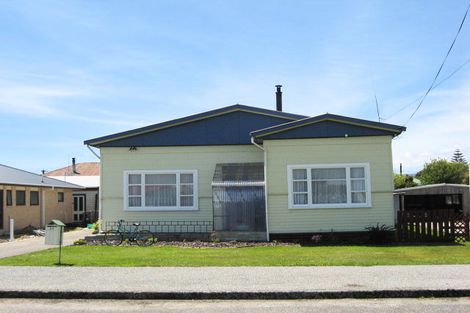 Photo of property in 35 Queen Street, Westport, 7825