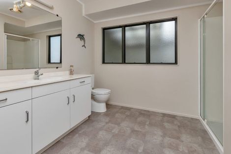 Photo of property in 74 One Tree Point Road, One Tree Point, 0118