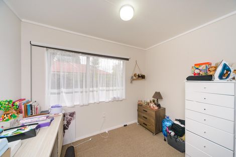 Photo of property in 17 Hilton Grove, Kelvin Grove, Palmerston North, 4414