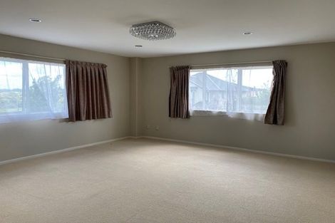 Photo of property in 5 Kerrykeel Drive, Flat Bush, Auckland, 2019
