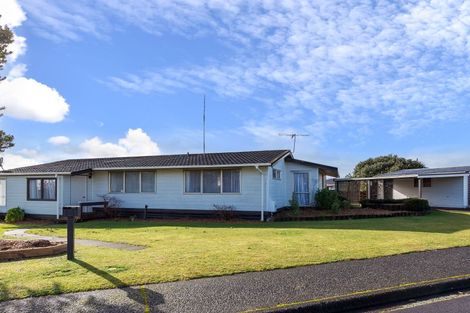 Photo of property in 2 Bata Place, Pomare, Rotorua, 3015