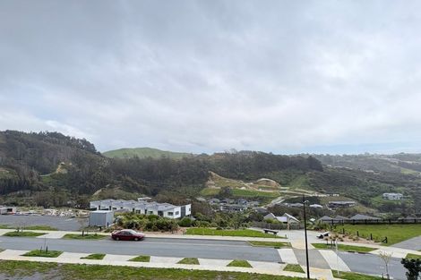 Photo of property in 30 Oakum Road, Whitby, Porirua, 5024