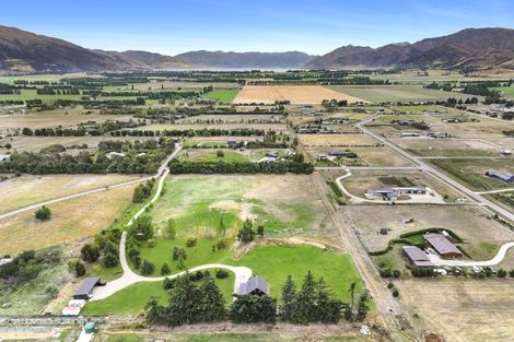 Photo of property in 30 Paterson Drive, Hawea Flat, Lake Hawea, 9382