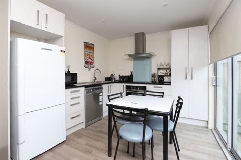 Photo of property in 215u3 Massey Street, Frankton, Hamilton, 3204