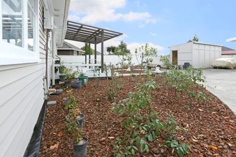 Photo of property in 3 Glen Marine Parade, Glendene, Auckland, 0602