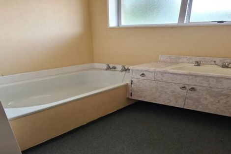 Photo of property in 2/3 Esher Place, Saint Martins, Christchurch, 8022