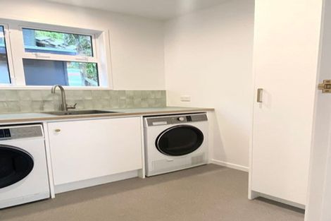 Photo of property in 18 Robertson Street, Owhiro Bay, Wellington, 6023