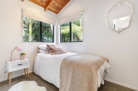 Photo of property in 31 Scenic Drive, Titirangi, Auckland, 0604