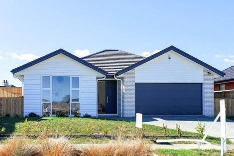 Photo of property in 71 Hayfield Way, Karaka, Papakura, 2113